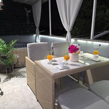 Kaštela Apartment Blanca With Jacuzzi,Terase And Private Parking מראה חיצוני תמונה