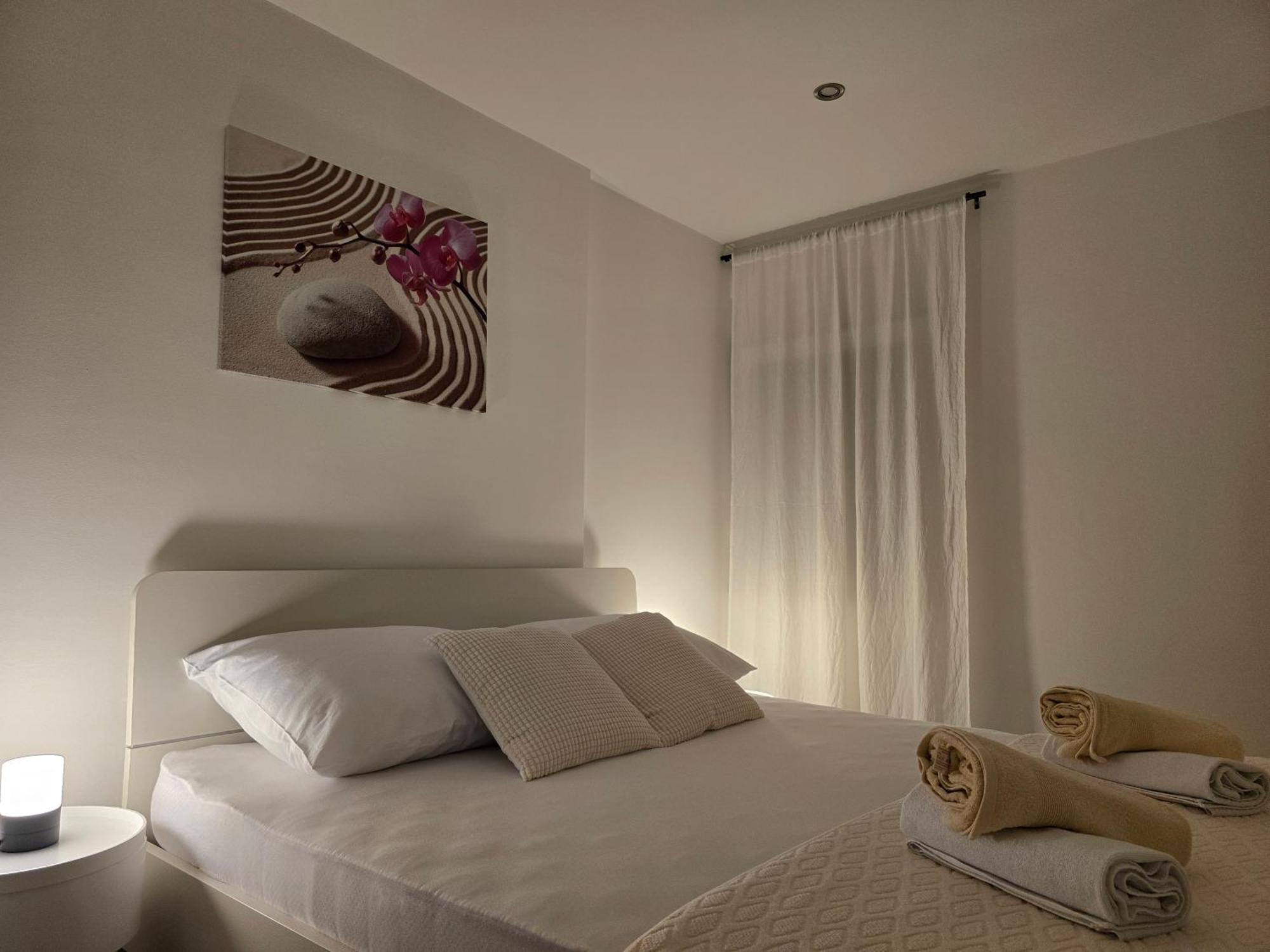 Kaštela Apartment Blanca With Jacuzzi,Terase And Private Parking מראה חיצוני תמונה