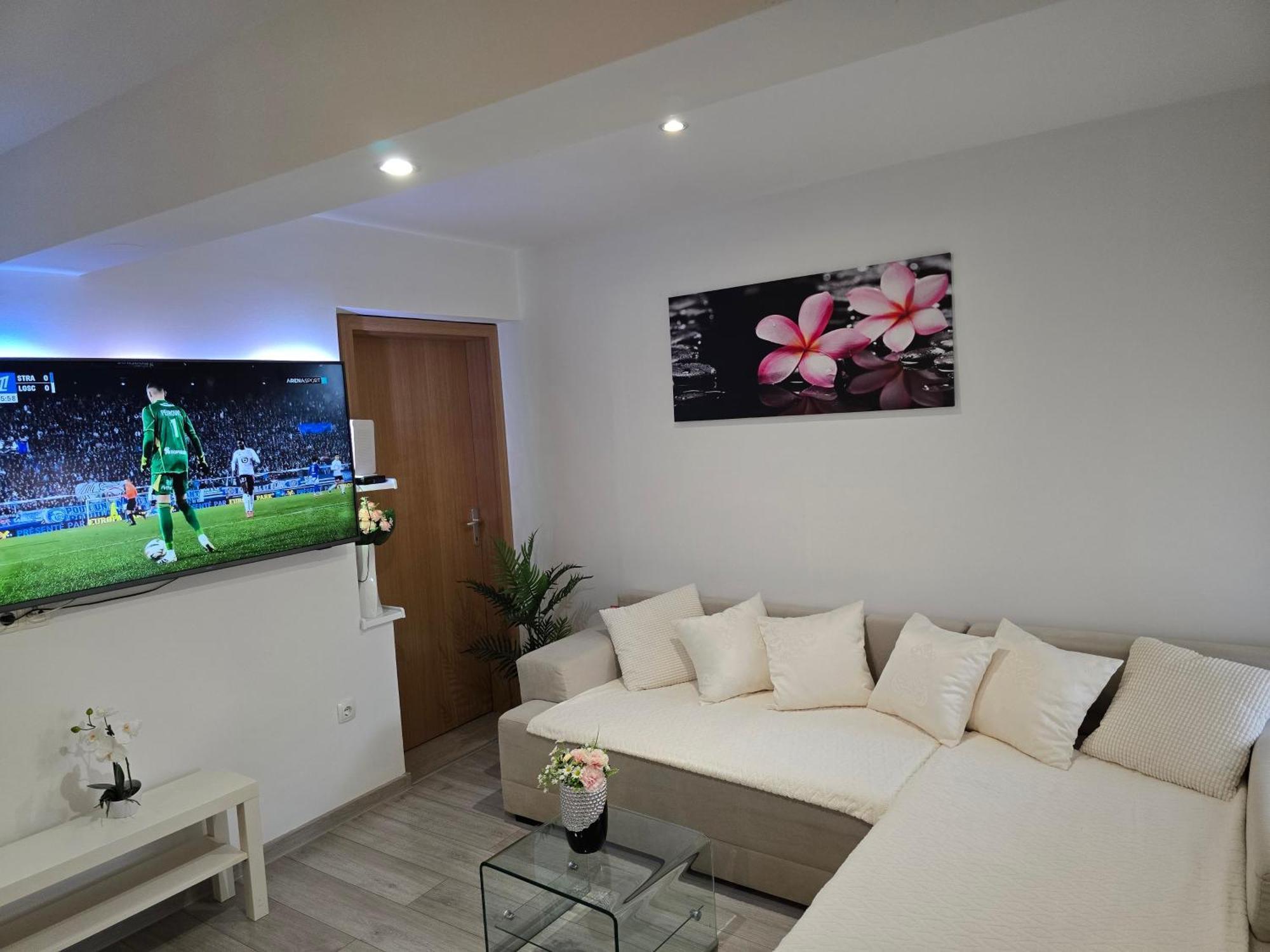 Kaštela Apartment Blanca With Jacuzzi,Terase And Private Parking מראה חיצוני תמונה