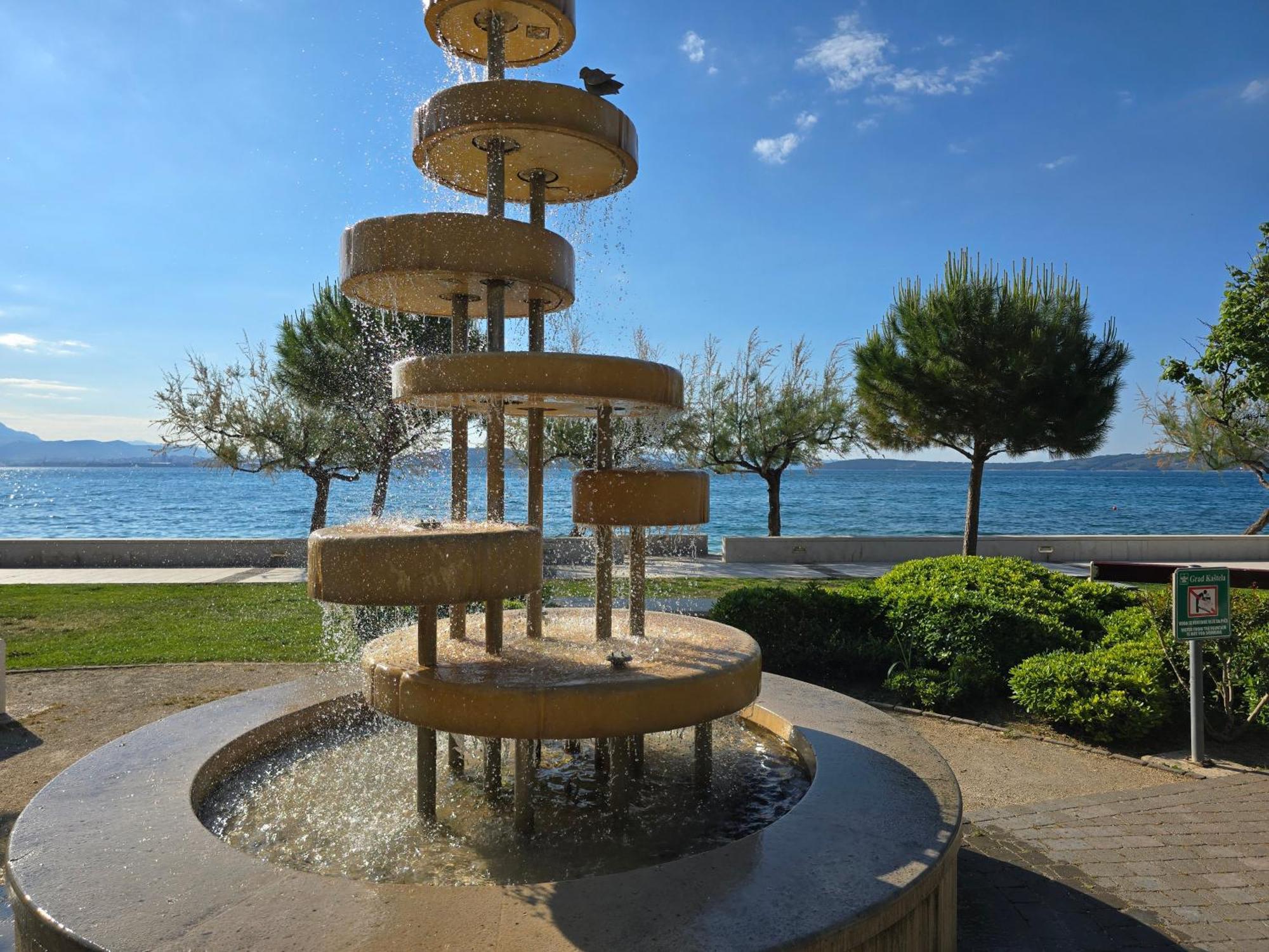 Kaštela Apartment Blanca With Jacuzzi,Terase And Private Parking מראה חיצוני תמונה