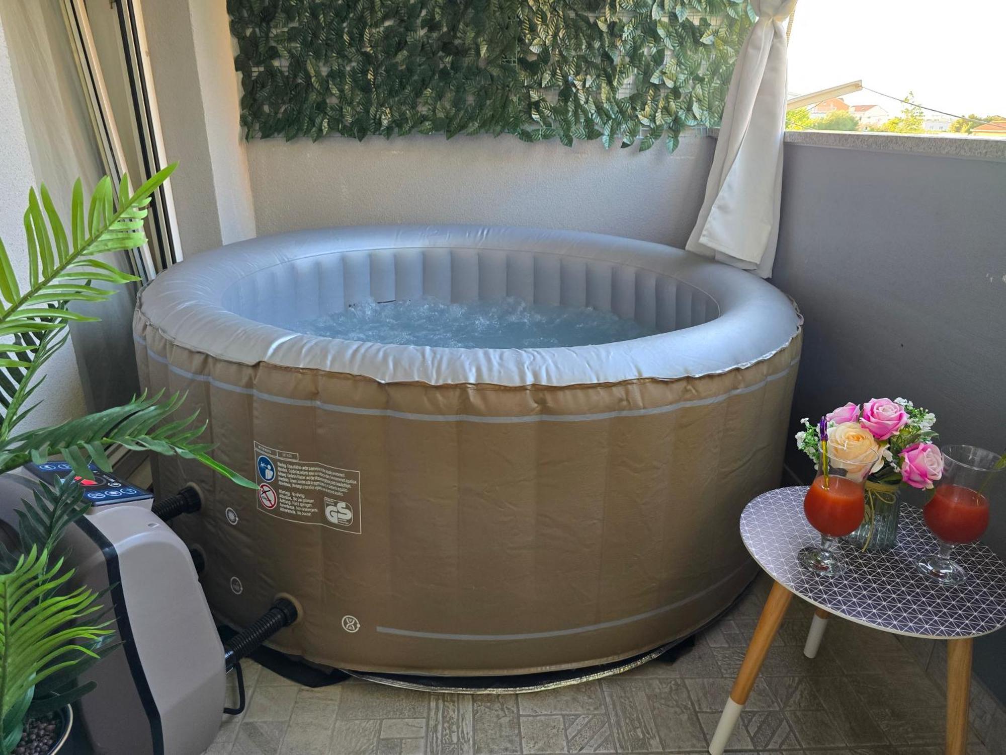 Kaštela Apartment Blanca With Jacuzzi,Terase And Private Parking מראה חיצוני תמונה